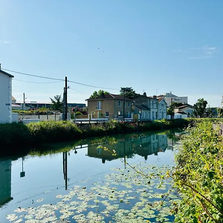 La Maison Du Quai - Face A La Sevre Niortaise Holiday home