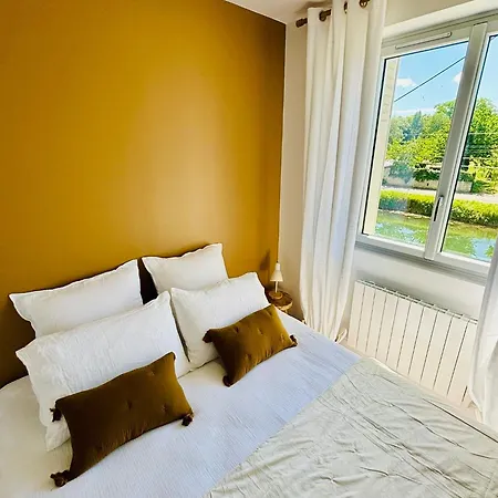 La Maison Du Quai - Face A La Sevre Niortaise Holiday home Niort