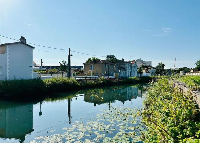 La Maison Du Quai - Face A La Sevre Niortaise Nyaraló